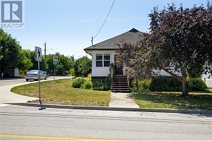 2500 39 Avenue - Photo 2