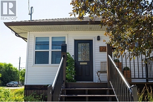 2500 39 Avenue - Photo 3