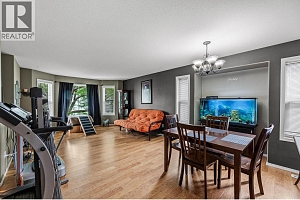423 Fizet Avenue - Photo 3