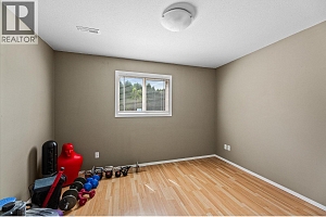 423 Fizet Avenue - Photo 32