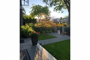 1027 Wilson Avenue - Photo 32