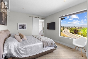 1341 Sladen Crescent - Photo 30