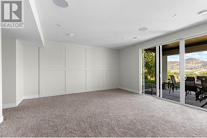 1341 Sladen Crescent - Photo 39