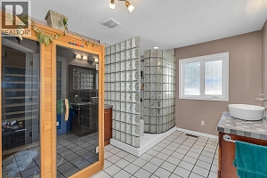 7992 Falcon Ridge Crescent - Photo 21