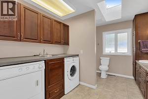 7992 Falcon Ridge Crescent - Photo 27