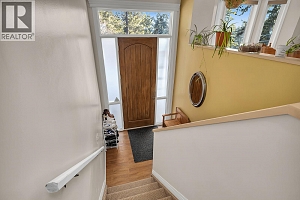 7992 Falcon Ridge Crescent - Photo 32