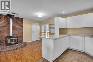 7992 Falcon Ridge Crescent - Photo 34