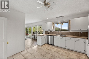 3273 McLeod Road - Photo 22
