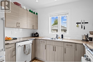 935 Laurier Avenue - Photo 75