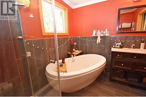 28 Rosoman Road - Photo 40