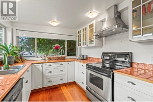 2640 Lakeshore Road - Photo 46