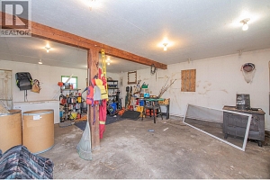 2405 Mabel Lake Road - Photo 32