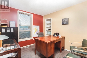 2143 Shuswap Avenue - Photo 11