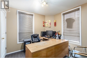 2143 Shuswap Avenue - Photo 6