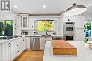 4540 Lakeshore Road - Photo 9