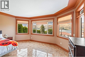 1033 Longacre Place - Photo 33