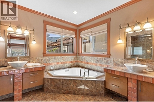 1033 Longacre Place - Photo 40
