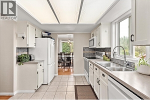 3140 Coventry Crescent - Photo 11