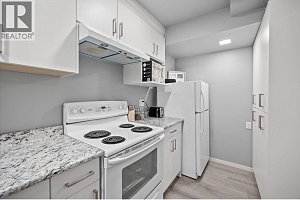 3140 Coventry Crescent - Photo 29