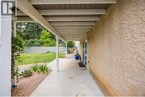 3140 Coventry Crescent - Photo 33