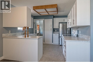 3704 40 Avenue - Photo 5