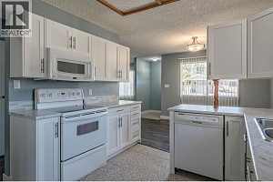 3704 40 Avenue - Photo 7