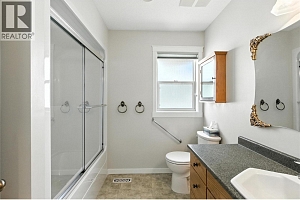 4504 Bellevue Drive - Photo 18