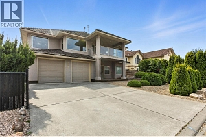 4504 Bellevue Drive - Photo 2