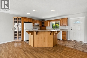 4504 Bellevue Drive - Photo 4