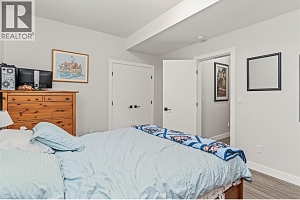 2280 Nordstrom Avenue - Photo 44