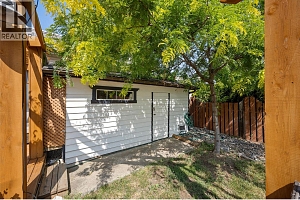 308 McTavish Road - Photo 32