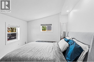 726 Coronation Avenue - Photo 11