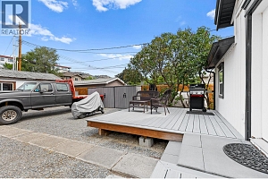 726 Coronation Avenue - Photo 18