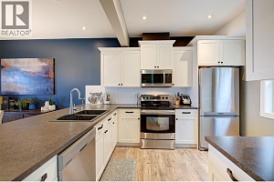 1040 Mt Revelstoke Place Unit# 20 - Photo 3
