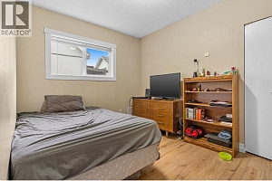 853 Wilson Avenue - Photo 10