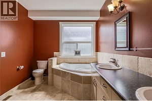 1084 Hume Avenue - Photo 18