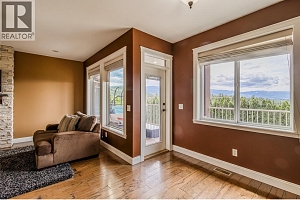 1084 Hume Avenue - Photo 5