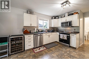 53 Preston Crescent - Photo 4