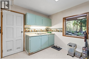 8361 Ladner Road - Photo 41