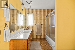 975 Monashee Place - Photo 31