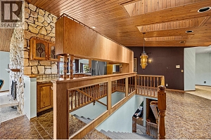 975 Monashee Place - Photo 33