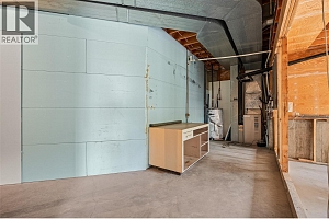 975 Monashee Place - Photo 42