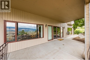 975 Monashee Place - Photo 43