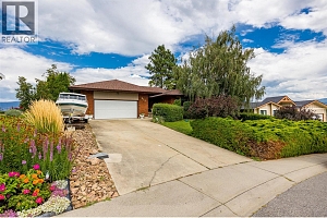 975 Monashee Place - Photo 54