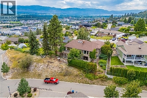 975 Monashee Place - Photo 61