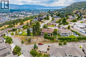 975 Monashee Place - Photo 62
