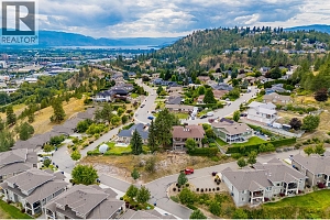 975 Monashee Place - Photo 63