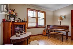 2502 25 Avenue - Photo 10
