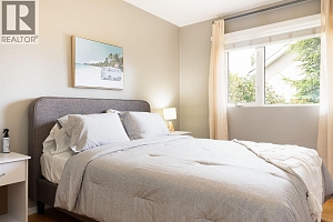 764 Francis Avenue - Photo 15