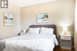 764 Francis Avenue - Photo 16